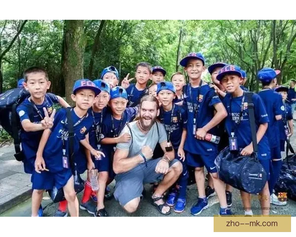 韦恩鲁尼宣布退役后正式开启执教生涯，迈向全新足球旅程